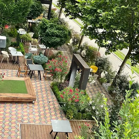 فندق Next Door Park سكوبجي