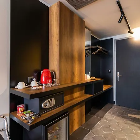 Next Door Park 호텔 4*
